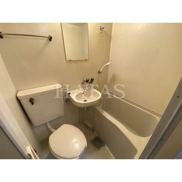 バス・シャワールーム　同物件別部屋です