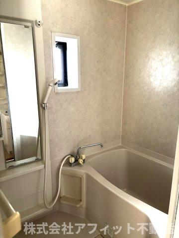 バス・シャワールーム　シャワー付き