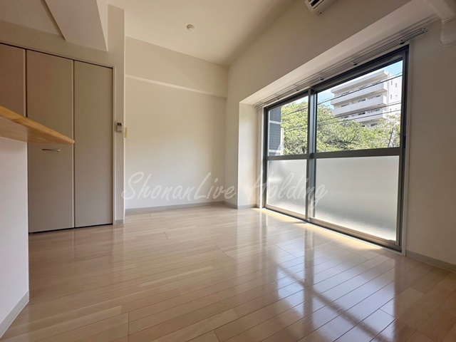 居室・リビング　11.2帖の洋室♪