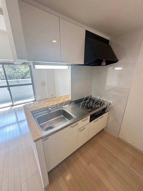 キッチン　ガス2口、システムキッチン♪