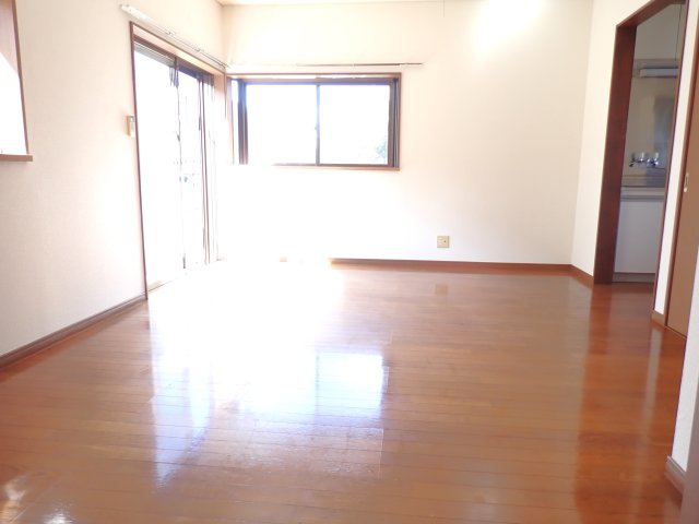 居室・リビング　広くて開放的なリビング