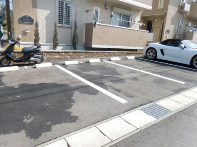 駐車場　駐車場