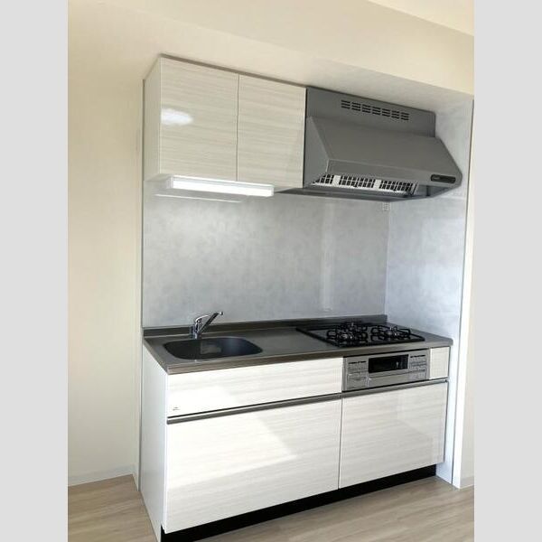 キッチン　※写真は同じマンションの違う部屋のものになります。