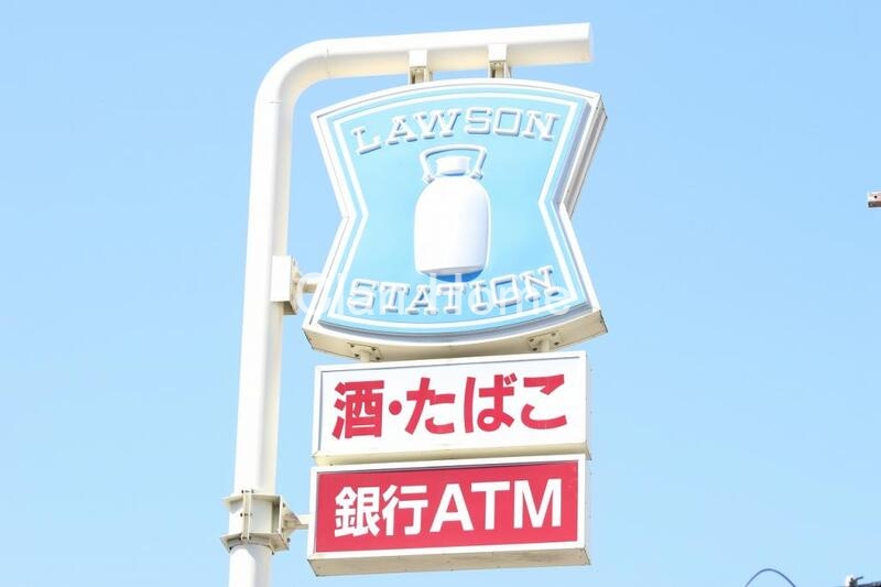 コンビニ　ローソン 鶴橋駅前店（コンビニ）まで216m