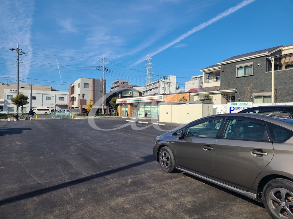 コンビニ　セブンイレブン 足立谷在家２丁目店（コンビニ）まで661m