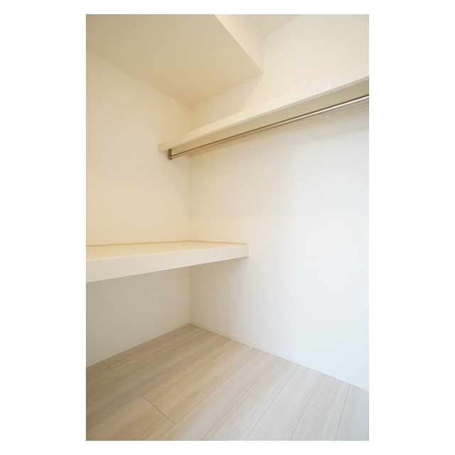 収納　収納力充実のウォークインクローゼットが魅