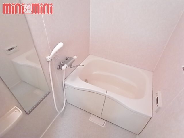 バス・シャワールーム　追炊き付きのバス