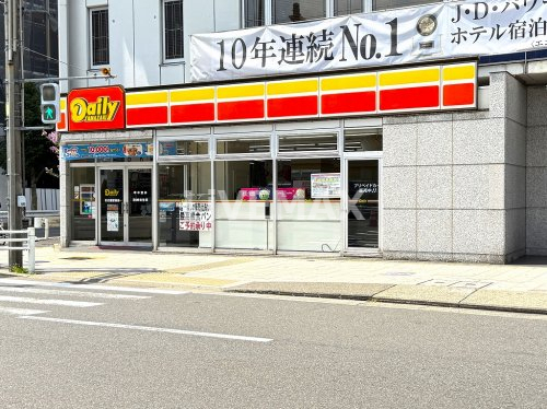 コンビニ　デイリーヤマザキ 名古屋駅西店（コンビニ）まで118m