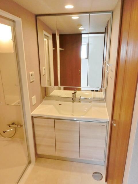 洗面設備　★横に広めな独立洗面化粧台★