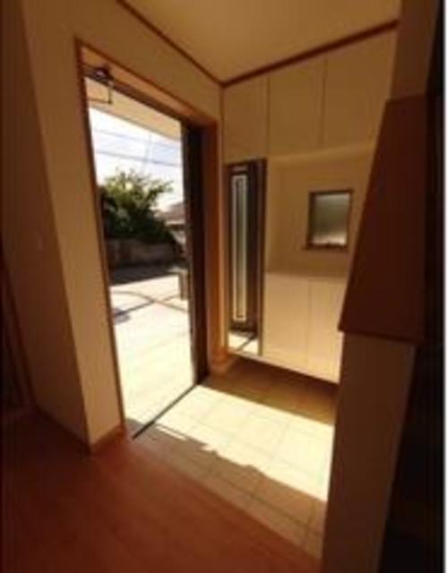 玄関　同施工メーカー参考写真