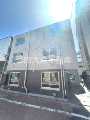 建物外観　2023年10月築　RC鉄筋コンクリート造地上3階建て総戸数