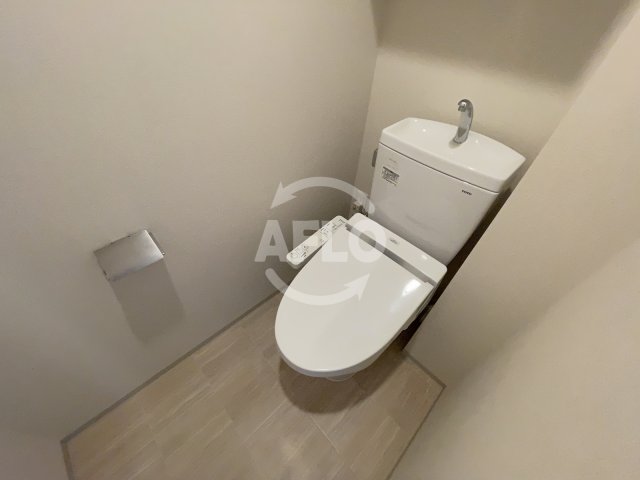 トイレ　ブランズシティ天神橋筋六丁目　温水洗浄便座