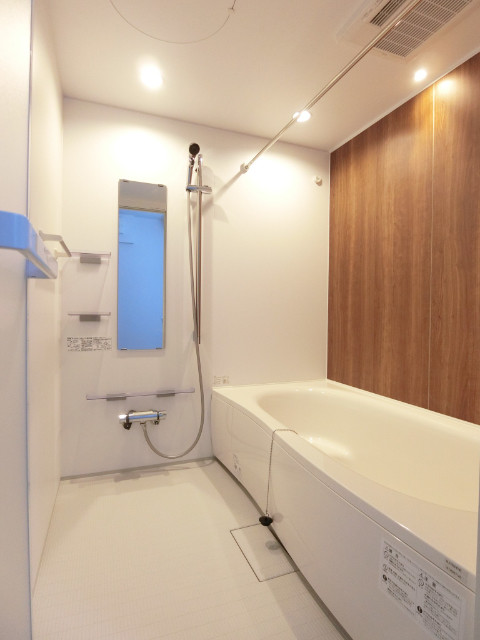 バス・シャワールーム　追い焚き付