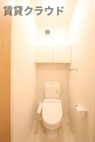 トイレ　今の時代にマッチした温水洗浄機能付きです！