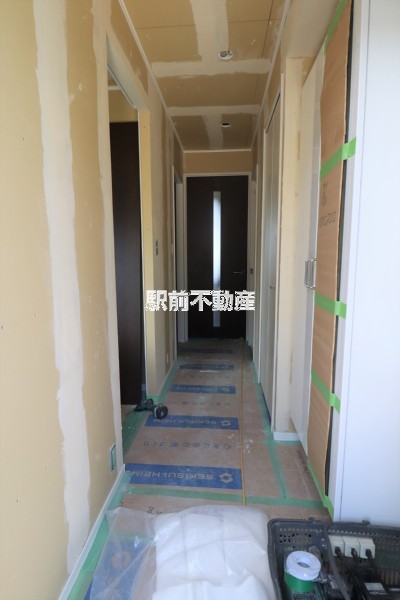 玄関　＊写真同タイプ別部屋