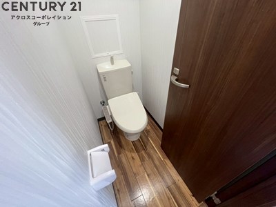トイレ　温水洗浄便座付きのトイレです♪
