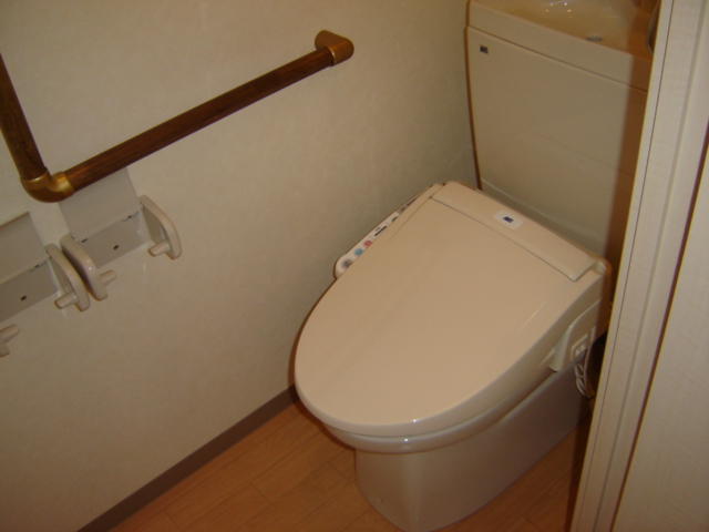トイレ　シャワー付トイレ