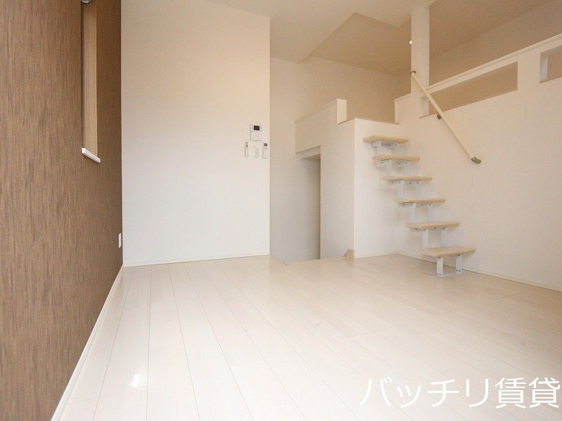 居室・リビング　同型タイプの為現状を優先致します。