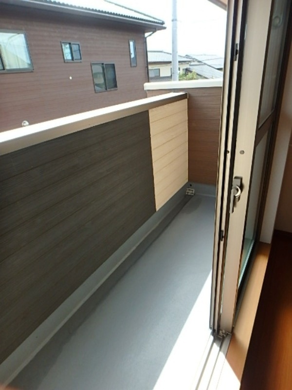 バルコニー　図面と現状に相違がある場合には現状を優先