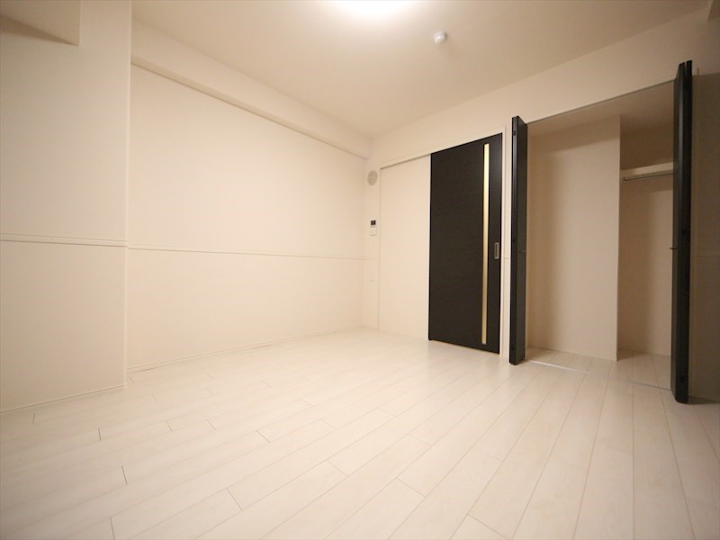 居室・リビング　洋室7.8帖　クローゼット付（収納充実してます）