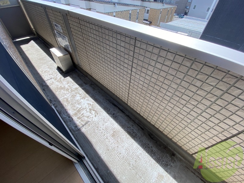 バルコニー　バルコニーも広く、洗濯物も干しやすそうですね。