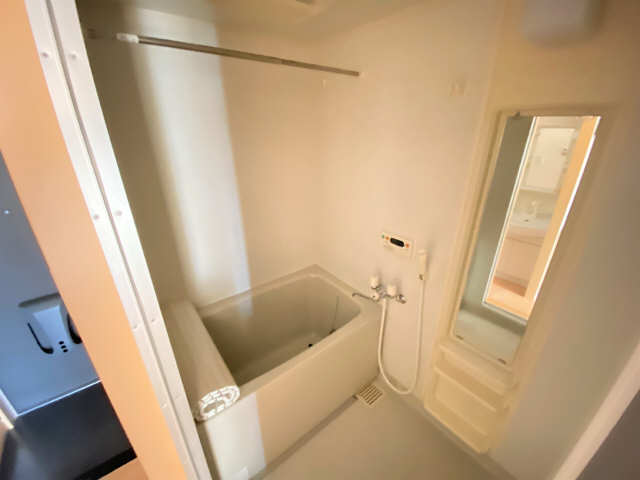 バス・シャワールーム　追い焚き機能付き給湯