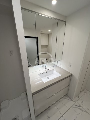 洗面設備　Brillia Tower堂島　独立洗面台