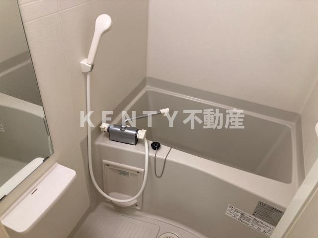 バス・シャワールーム　落ち着いた空間のお風呂です