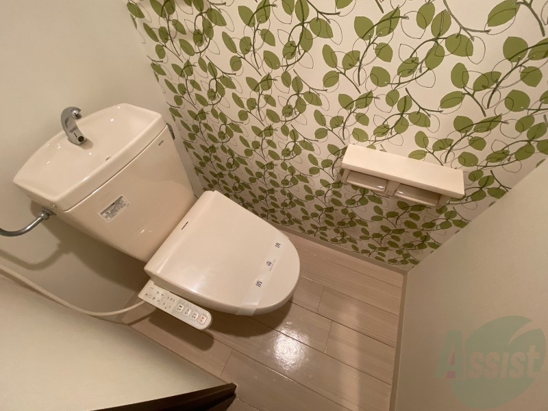 トイレ　ウォシュレット機能がついたトイレ。安心して使用できますね。