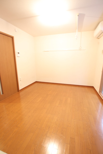 その他部屋・スペース　家具の配置もしやすそうなお部屋です