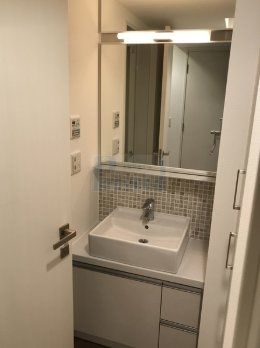 洗面設備　うれしい独立洗面台！