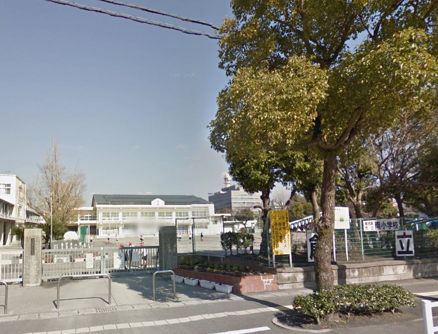 小学校　鹿児島市立南小学校（小学校）まで636m