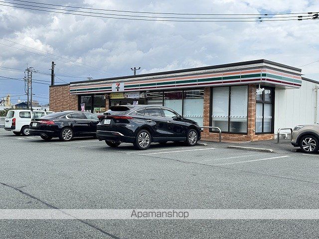 コンビニ　セブンイレブン飛田３丁目店（コンビニ）まで300m