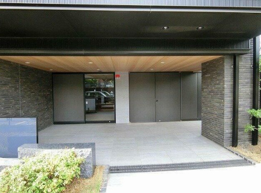 エントランス　清潔なエントランスです