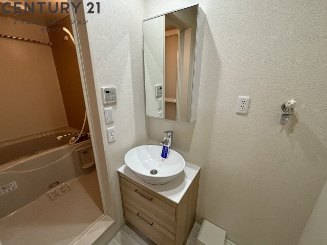 洗面設備　洗面所内に洗濯機置場あり！
