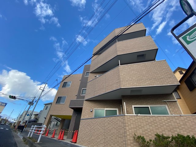 建物外観　オートロック付きで安心です♪