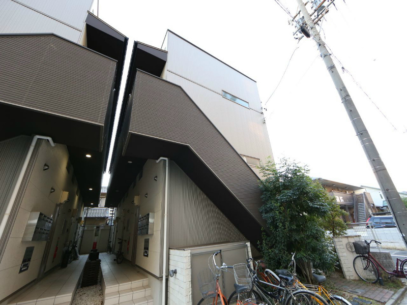 建物外観　光インターネット使い放題無料　全部屋ロフト付　家具家電ご用意