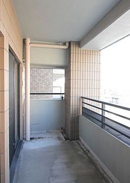 バルコニー　広々としたバルコニーです