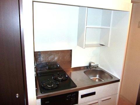 キッチン　室内写真は別部屋の写真です。