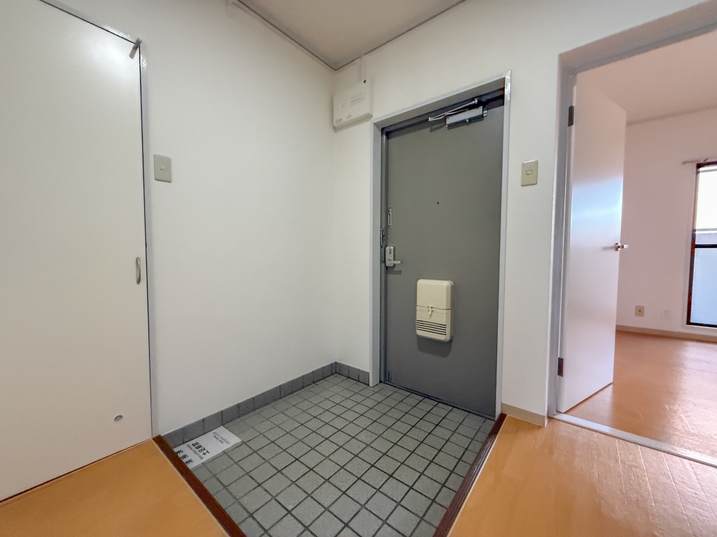 ハピネスの玄関写真