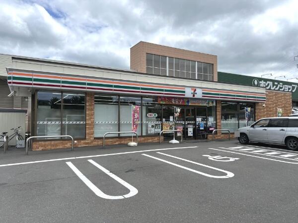 コンビニ　セブンイレブン東札幌5条4丁目店（コンビニ）まで237m