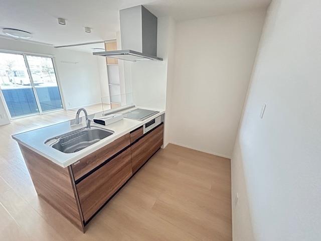 キッチン　同タイプの別部屋の写真です
