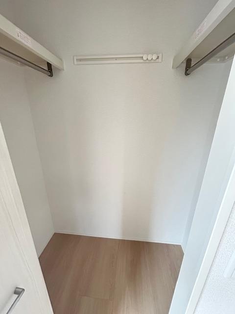 収納　同タイプの別部屋の写真です