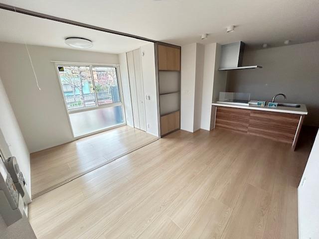 居室・リビング　同タイプの別部屋の写真です