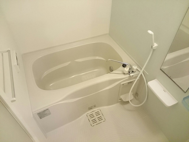バス・シャワールーム　シャワー・追い焚き給湯