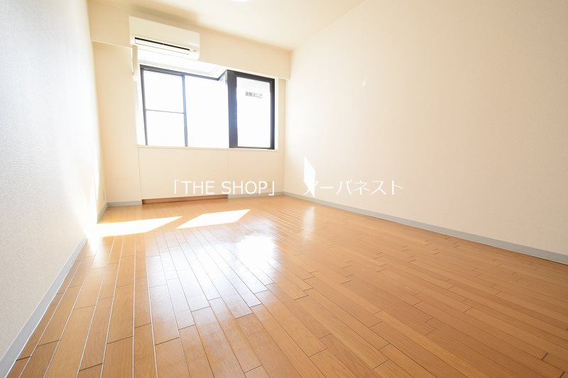居室・リビング　南向き（同タイプの別部屋の写真です）