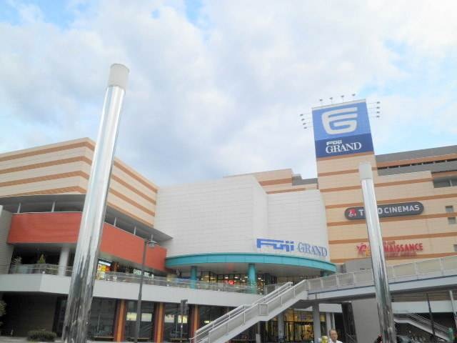 ショッピングセンター　ダイソー横川駅前店（ショッピングセンター）まで510m