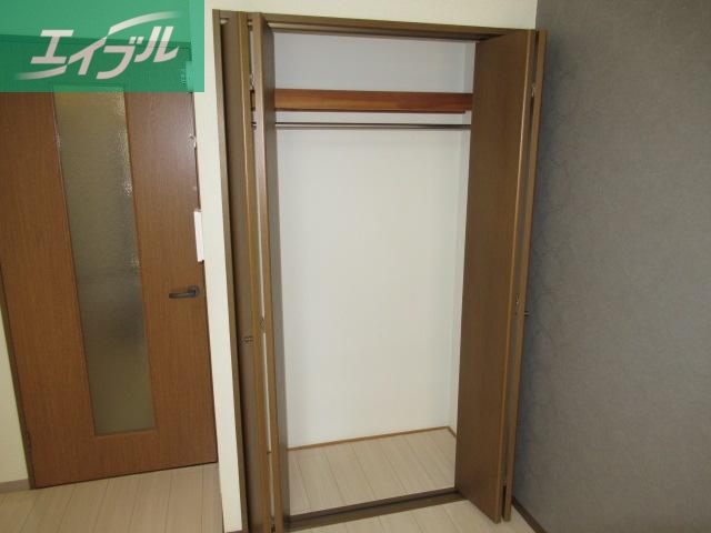 収納　洋室クローゼット