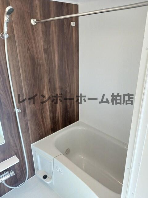 バス・シャワールーム　ゆったり過ごせるお風呂です