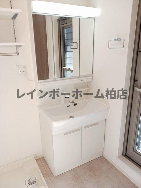 洗面設備　脱衣スペースもあります